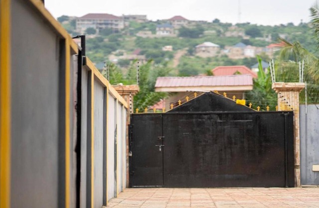 Impeccable 2-bed Apartment in Accra
