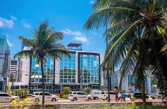 IMPERIAL FLAT com Roupa de Cama, Camareira, vista para o mar.