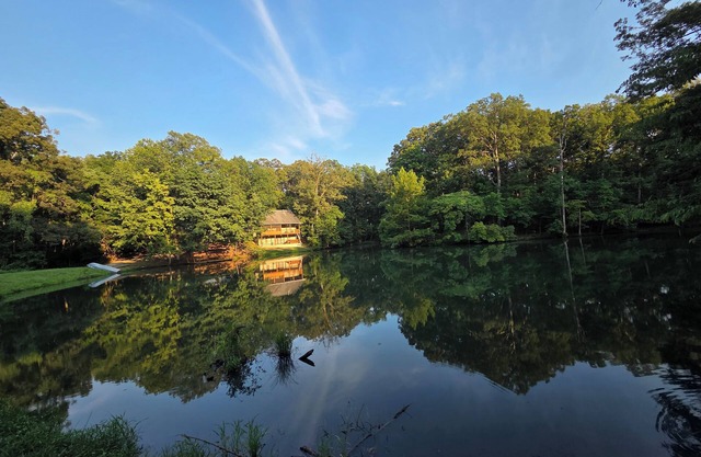 In the Country a Beautiful 2-bedroom house with its own private lake