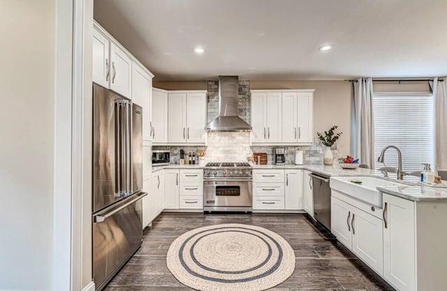 In the Heart of Downtown Indy - Sleeps 14!