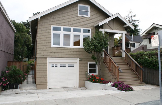 In the Heart of Elmwood-Location is Everything! Discount for stays of 3-4 months