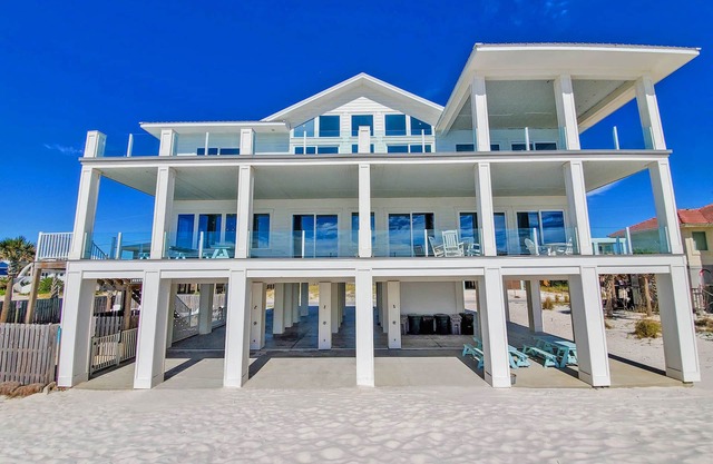 Incredible Gulf Front Home with Private Pool! Sleeps up to 36 people!