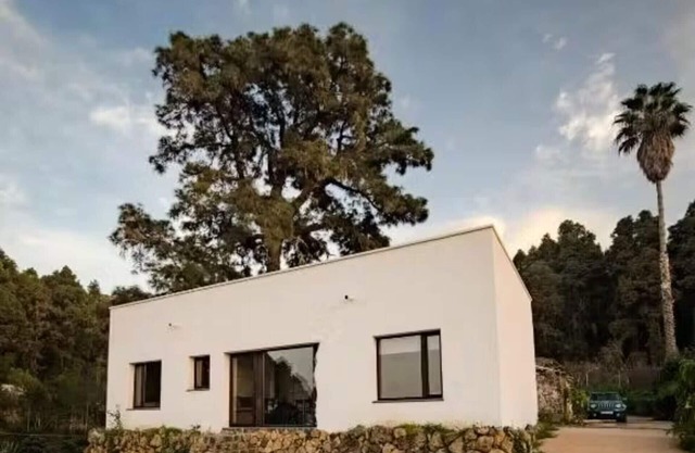 Incredible house with beautiful garden views and unparalleled peace