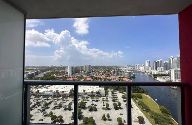 Incredible Open Views Studio w/Beach Service and Pool