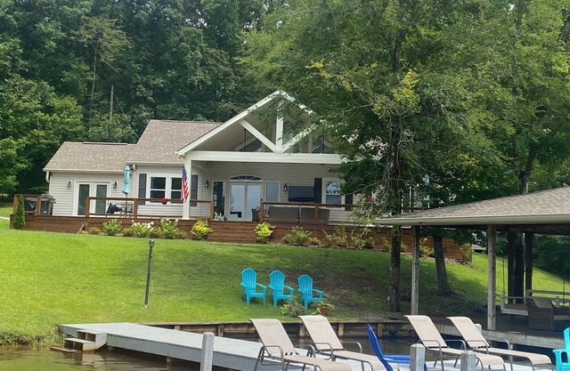 Incredible water front house on Lake Martin! Flat 2 acre lot. Near Auburn!