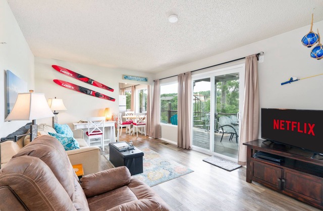 Incredible waterfront! Relaxing!- Swim & Fish, Pool Access