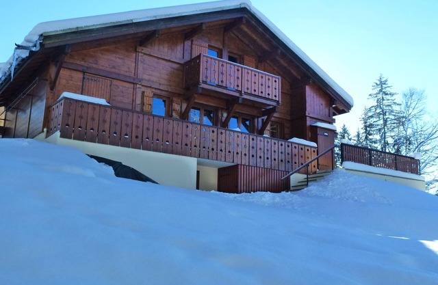 Independent chalet on 2 levels with parking and WIFI classified 3 stars