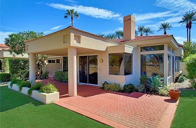 Indian Wells 3 bedroom 3 bath Condo in exclusive Desert Horizons Country Club