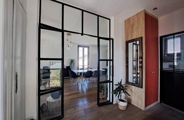 Induction-style house in a quiet location near the town center