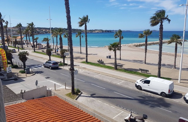 Indulge in Home Like Comfort! Near Bonnegrace Beach! Pets Are Allowed!