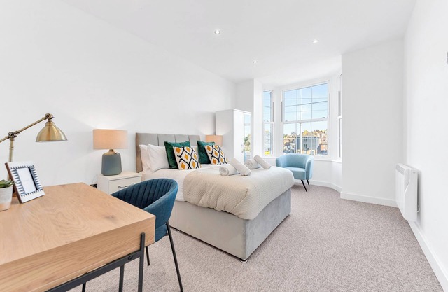 Indulge in Space & Style: Comfy 1-Bed Flat in Rye