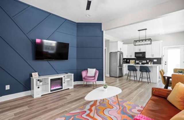 Indy Adventure: Hot Tub, Arcade, Grill, Sleeps 8!n