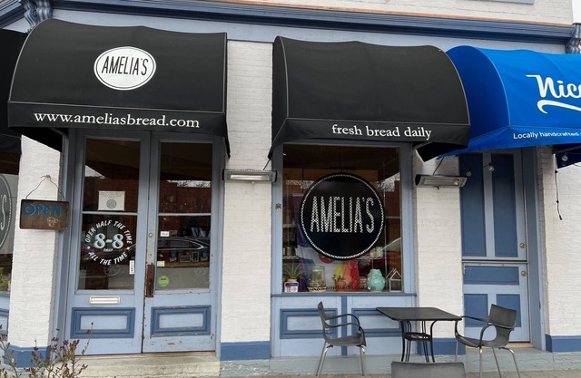 Indy Blue Modern 2-Bed Cottage Gem Downtown Bliss