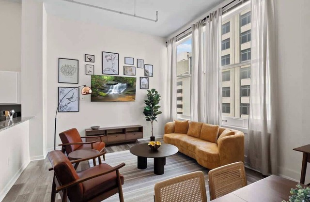 IndyUrbanNest Sleeps8 Skywalk Convention Ctr