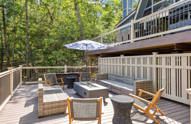 Innsbrook Lakeside Chalet with Private Dock