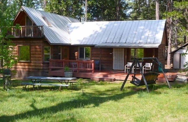 INSIDE YOSEMITE! FORESTA! Peaceful, Artistic, the Place to be!