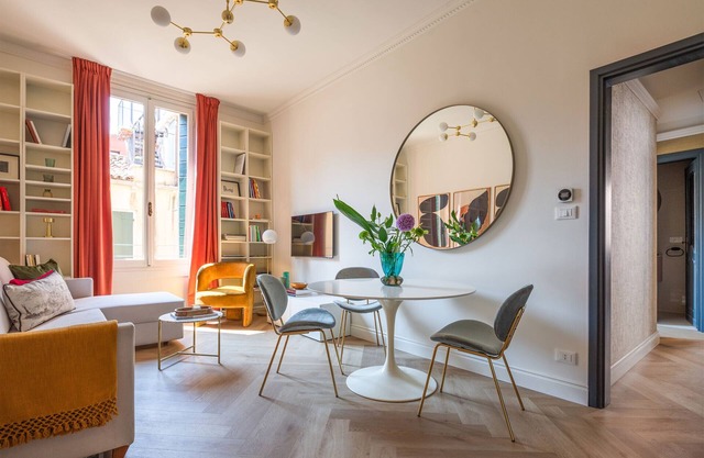 Inspiring Pied-à-terre des Artistes at the Fenice Theatre