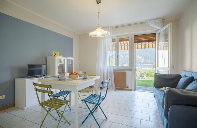 Interno 2 - One Bedroom Apartment, Sleeps 3