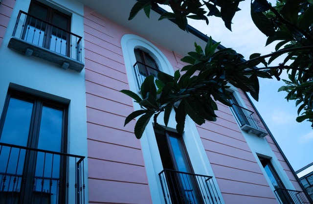 Intimacy of a private apartment but hotel-like amenities