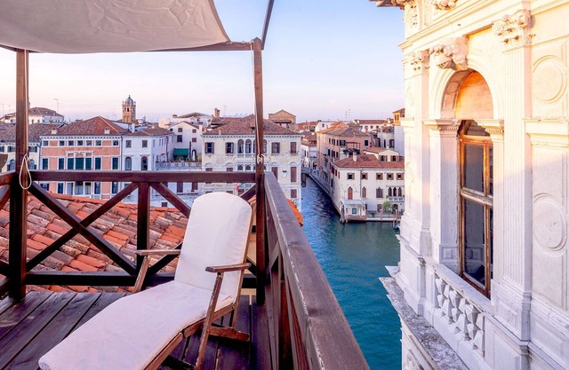Intimate Grand Canal Penthouse Loft with Terrace