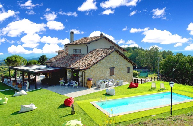 Inviting 15 guests Villa