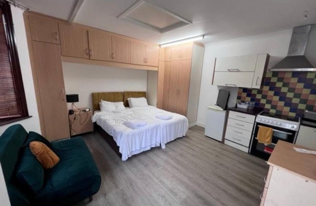 Inviting 1-Bed Apartment in Ilford