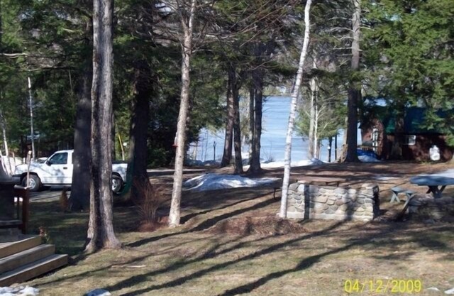 Inviting Lakeside Cottage for You