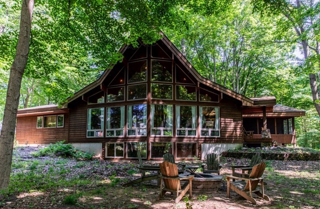 Inviting Timber Frame home near the beach with pool table, central AC, & W/D
