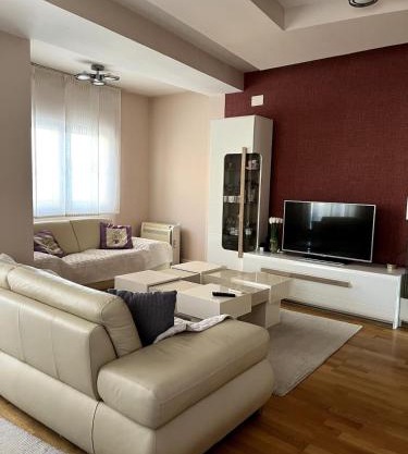 Iris Luxury Apartment