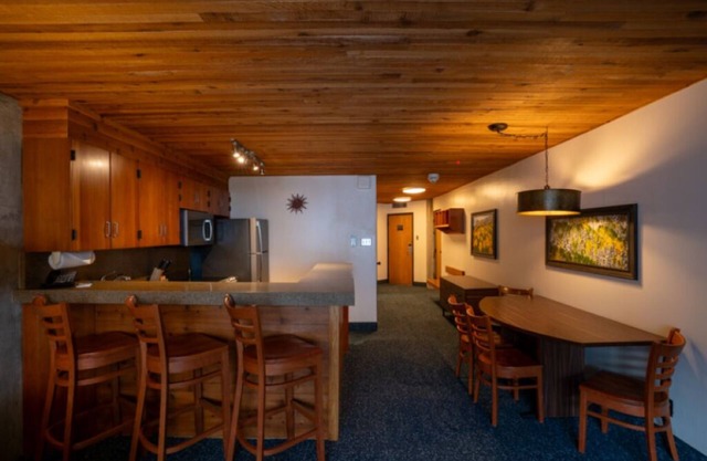 Iron Blosam Lodge!Steps to the Mountain! Snowbird, UT. From 3/22 to3/29/25