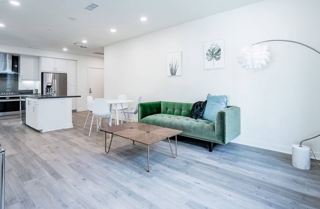 Irvine Luxury Community BEST LOCATION!!!