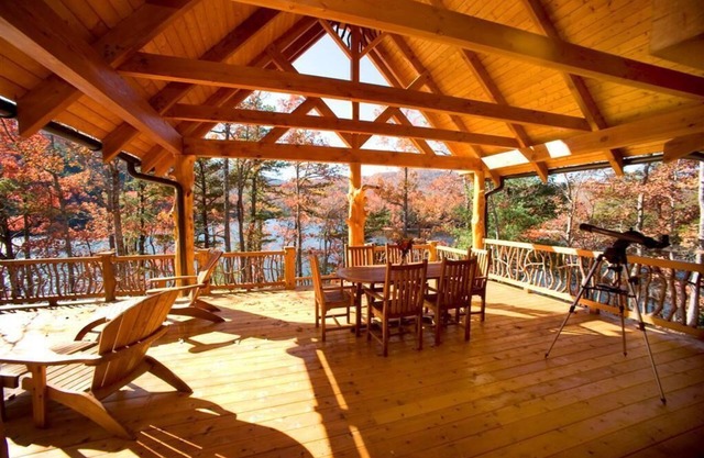 “Island Lodge” Surrounded By Water- Private Peninsula/Island Great Decks