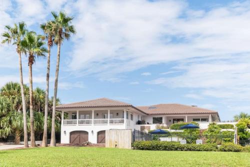 Island Time - Oceanfront Bliss