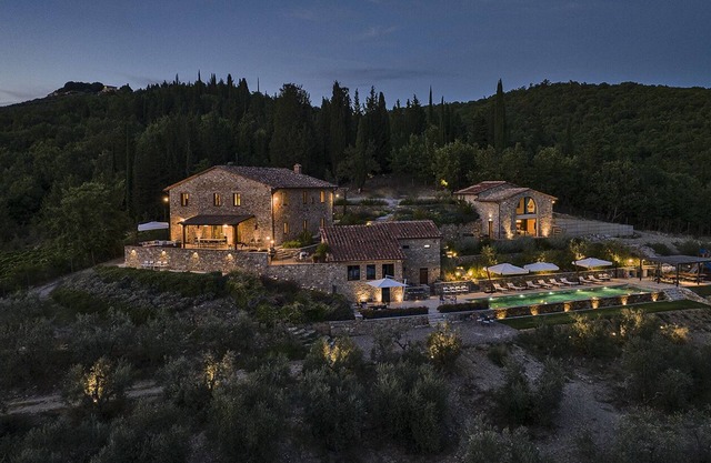 ISOLA SERENA Newly Expanded Private Luxury Villa, Tuscany, Infinity Pool & Views