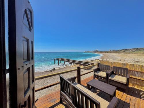 Isolee - Beachfront Standalone House