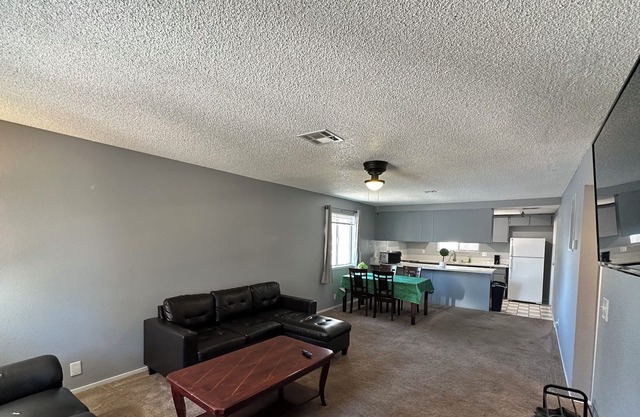 J cozy two bedroom 2 bathroom close strip