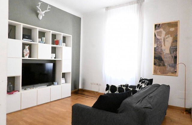 J03 - Jesi, elegant three-room apartment near the center