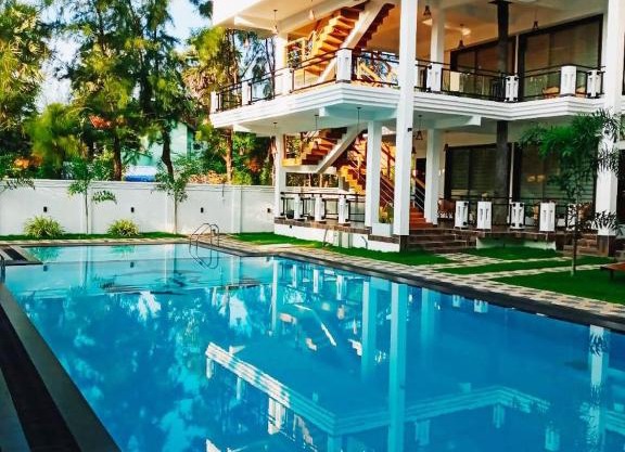 J7 Villaj Resort