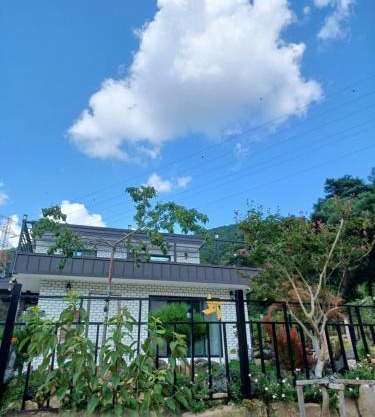 Jangryeonggol pension