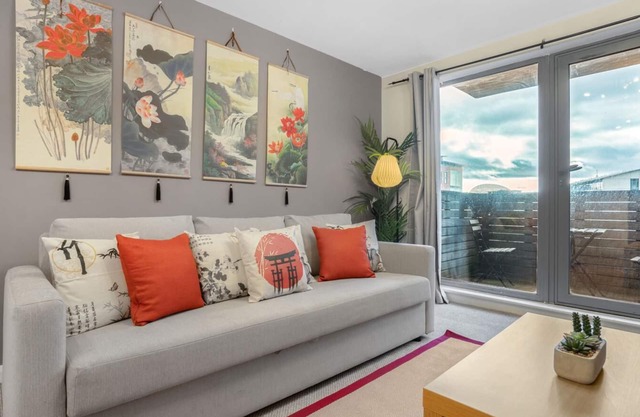 Japan Theme - Free Park + Netflix + 75'TV+ Balcony