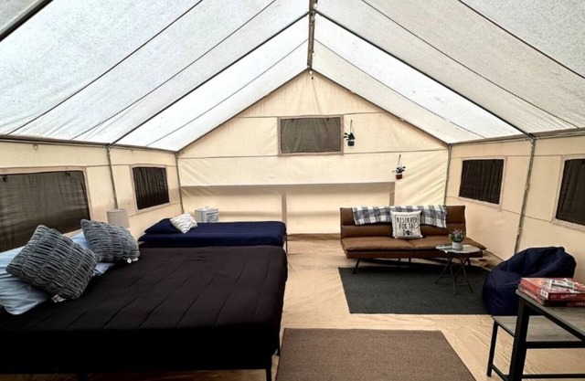 Jasper Safari Tent - One Bedroom Resort, Sleeps 6