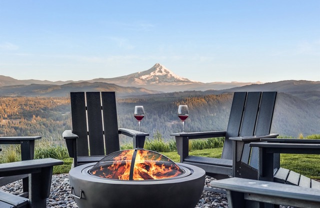 Jaw Drop Views! Mt Hood and Gorge!