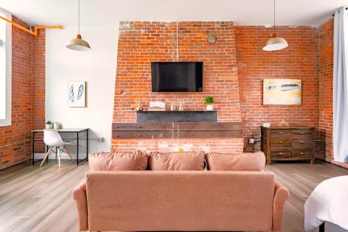 Jennifer's Historic Downtown Loft