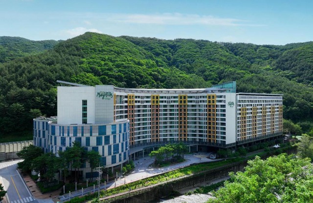 Jeongseon Mayhills Resort