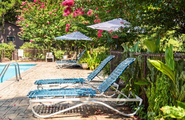 JI8, Queen Guest Room at the Joplin Inn at entrance to the resort, , just 2 1/2 miles from Lake Ouachita. by RedAwning