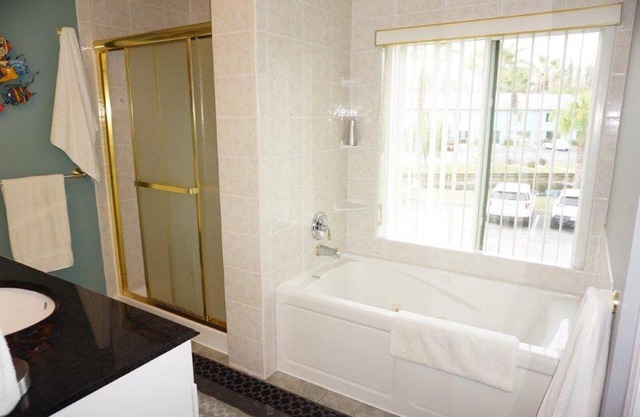 Jim Miller's R-5 with Office space