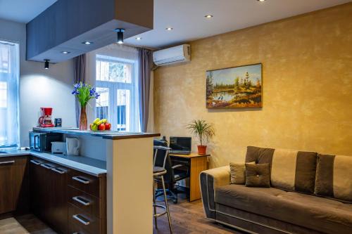 John Residence Aparthotel Brasov with Parking Option