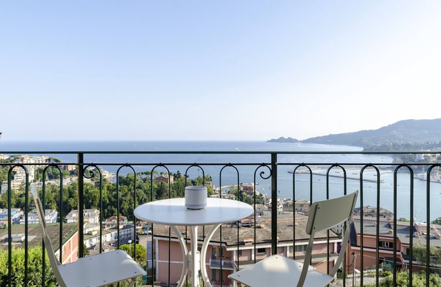 JOIVY Spectacular Sea View Apt For 5 W/Terrace