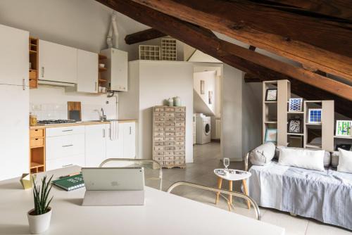 JOIVY Top-floor studio by Vittorio Formentano Park