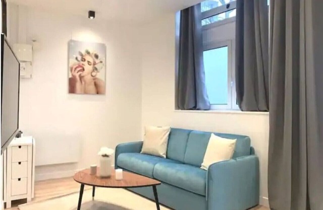 Joli Appart 4pers#buttes Chaumont#chapeau Rouge